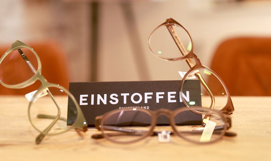 Designerbrillen von Einstoffen aus Kunststoff im Fachgeschäft